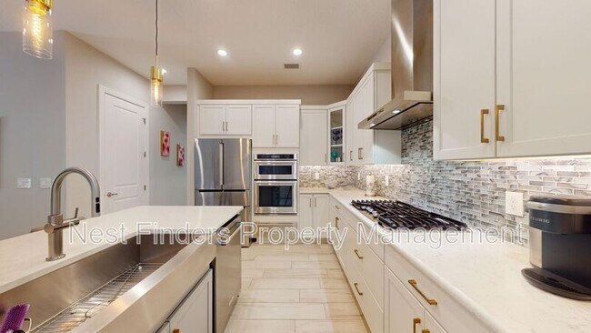 Building Photo - 33 Ficus Ln