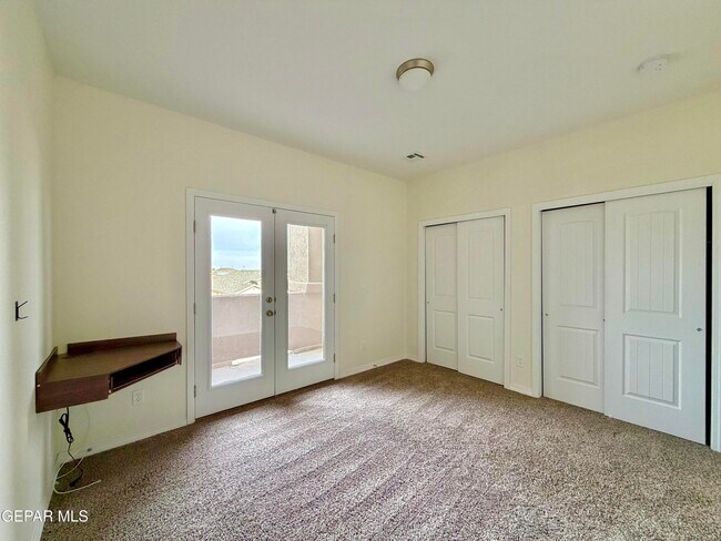 Building Photo - 122 Esther Trl