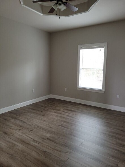Building Photo - 12384 Village Maison Dr