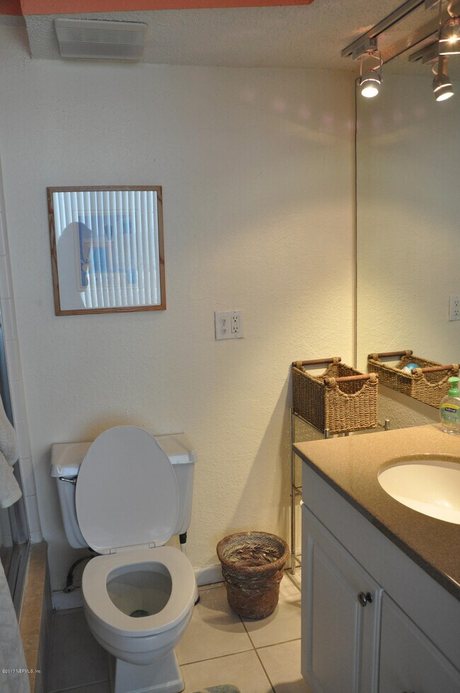 Building Photo - 601 1st St