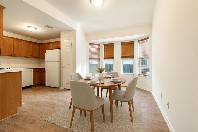 Building Photo - 13806 Greinert Dr