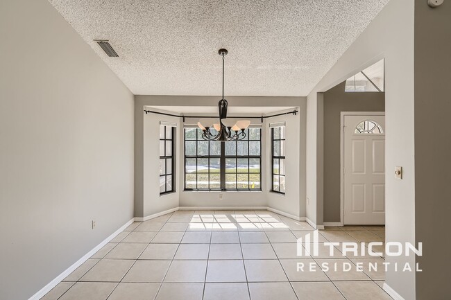 Building Photo - 11327 Rainbow Woods Loop