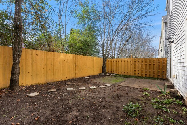 Building Photo - Beautiful 4bed/2.5bath - 1/2 OFF First months rent!