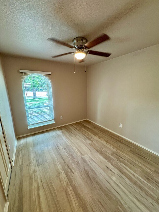 Building Photo - 2801 W Springdale Cir
