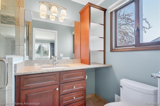 Building Photo - 40051 Finley Dr