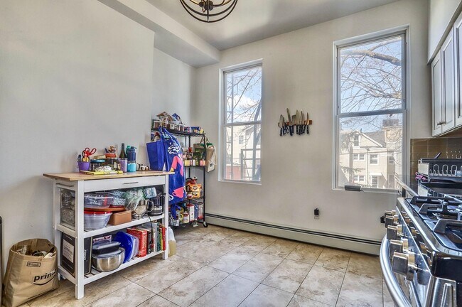 Building Photo - 169 Ogden Ave.