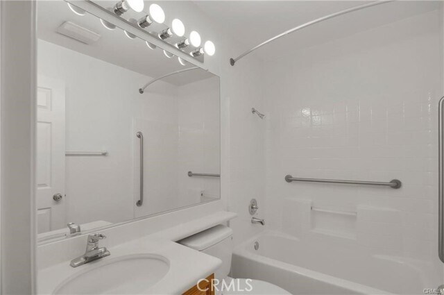 Building Photo - 2 Sugar Gum