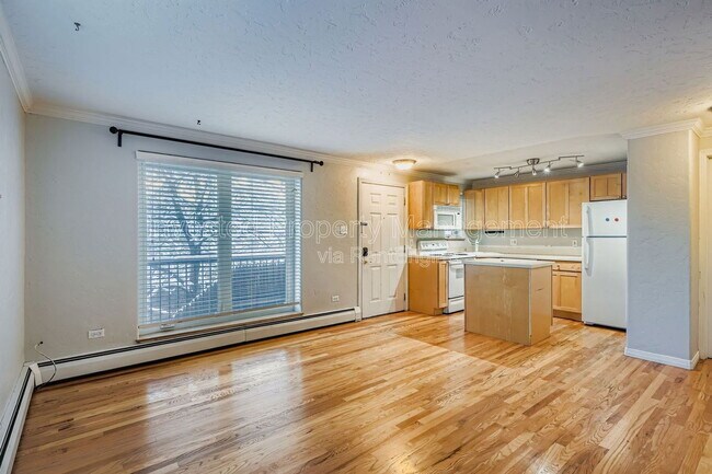 Building Photo - 1243 Vine St