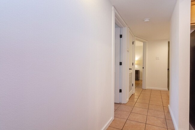 Building Photo - Fully Furnished Two Bedroom Condo Available Now!