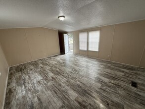 Building Photo - 3213 S Dingle Dr