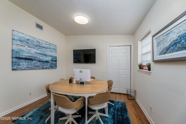 Building Photo - 7419 Merrill Rd