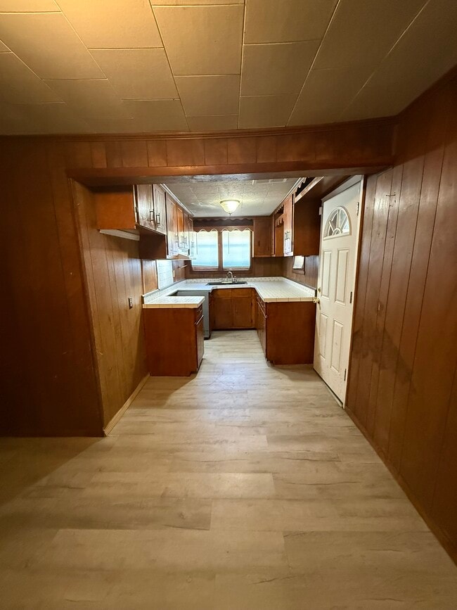 Building Photo - 4848 Saphire Ave