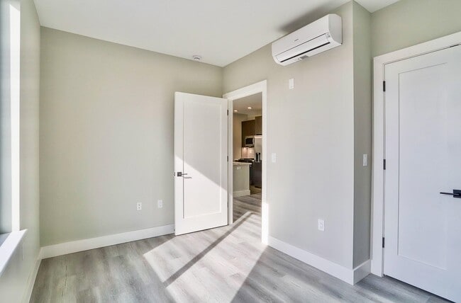 Building Photo - 3516 John F. Kennedy Blvd