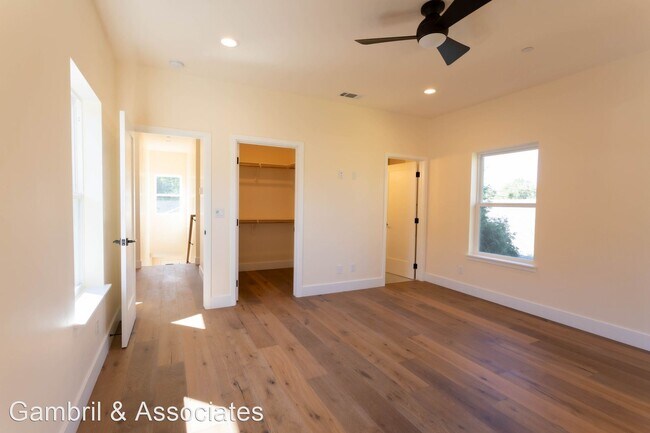 Building Photo - 2 br, 1.5 bath House - 1160 Leff Street