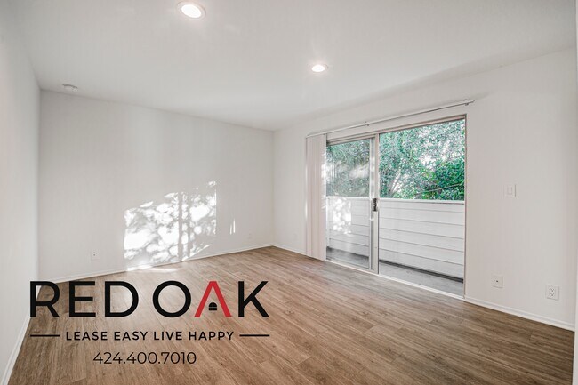 Building Photo - 13444 Moorpark St