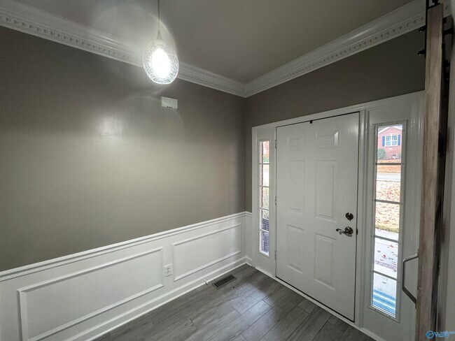 Building Photo - 2316 Little Cove Rd