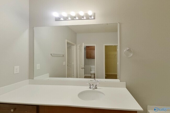 Building Photo - 10685 Bent Brook Dr