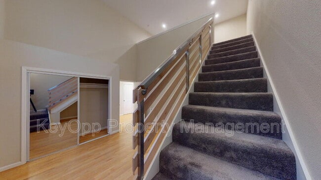 Building Photo - 2332 Taraval St