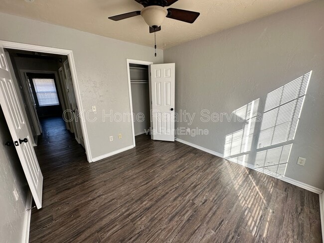 Building Photo - 4905 SE 55th St