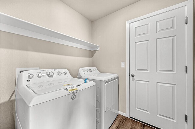 Building Photo - 990 Morningside Dr