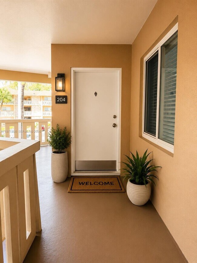Building Photo - 7430 Miami Lakes Dr