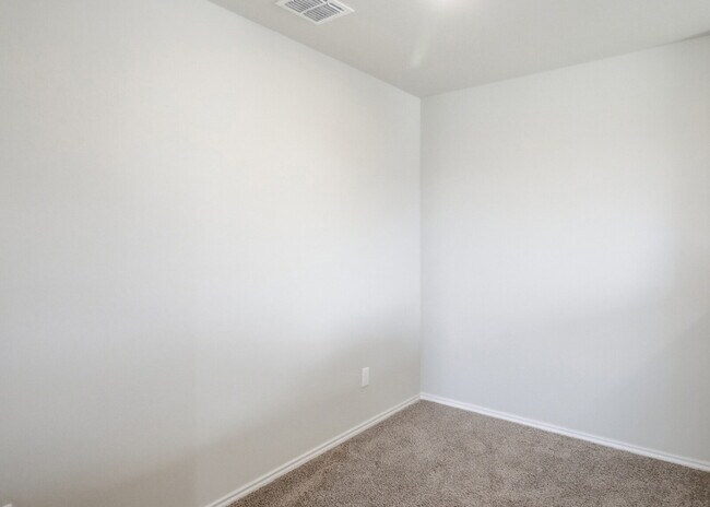 Building Photo - Spacious 4 Bedroom Home with Game Room and Flex Space!