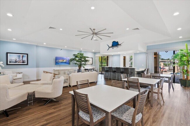 Building Photo - 2379 Treasure Isle Dr