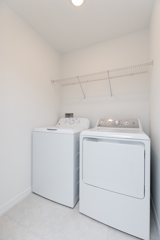 Building Photo - 32011 Powderpuff Mimosa Dr