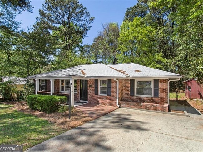 Building Photo - 1572 Berkeley Ln NE