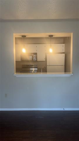 Building Photo - 218 N Texas Blvd