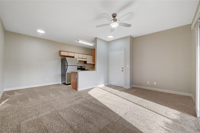 Building Photo - 5751 E Hacienda Ave