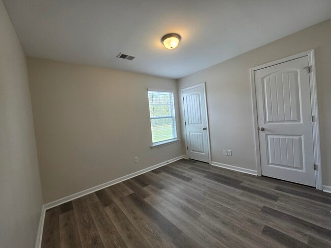 Building Photo - 2969 Old Field Rd