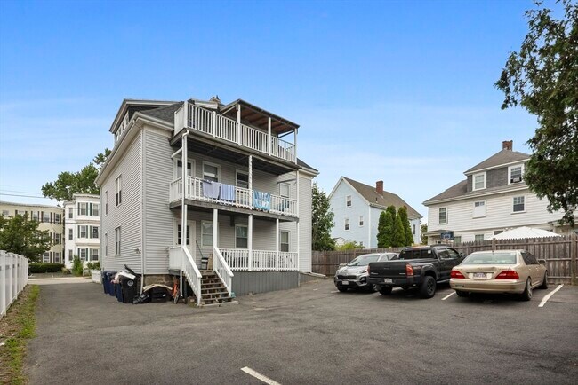 Building Photo - 17 Forest Ave