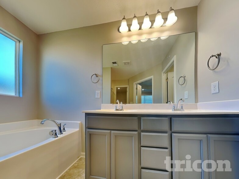 Building Photo - 143 Edgefield Ct