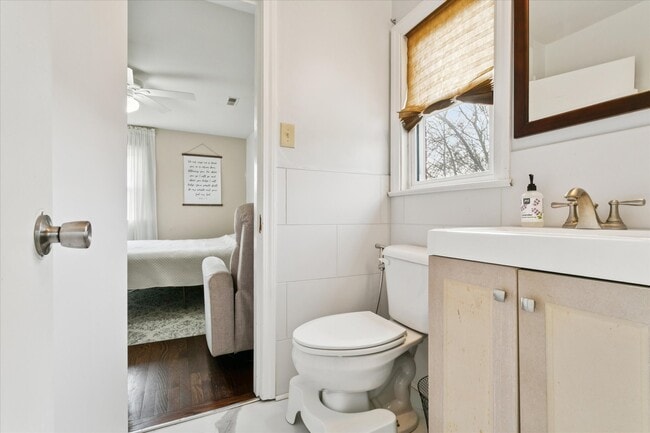 Building Photo - 18 S Greenfield Ave