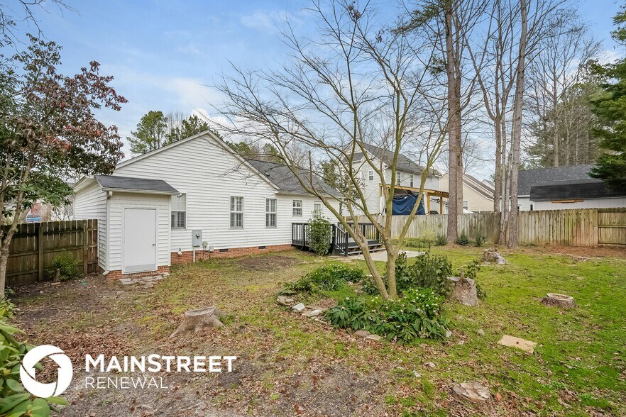 Building Photo - 509 Southampton Dr