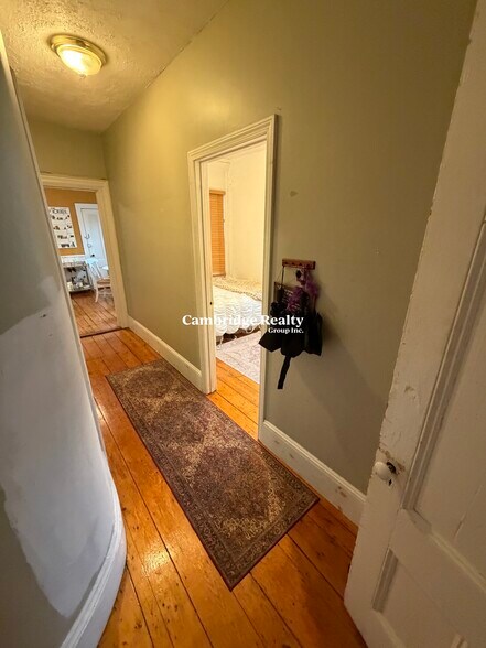 Building Photo - 44 Delle Ave