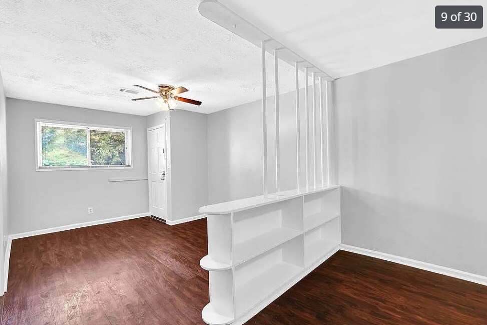 Building Photo - 1422 Vesta Ave