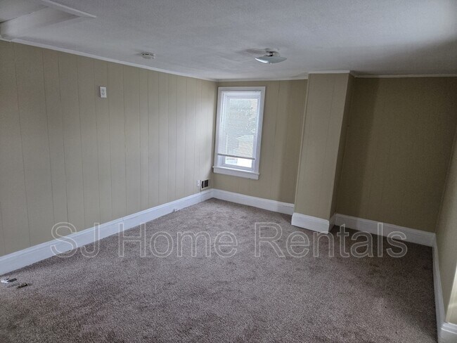 Building Photo - 649 Bordentown Rd