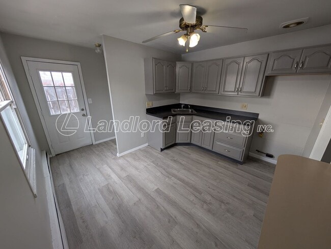 Building Photo - Updated 3-Bedroom Home with Garage & Fenced Yard