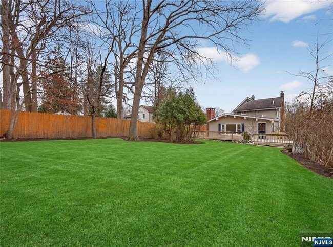 Building Photo - 114 Colony Ave