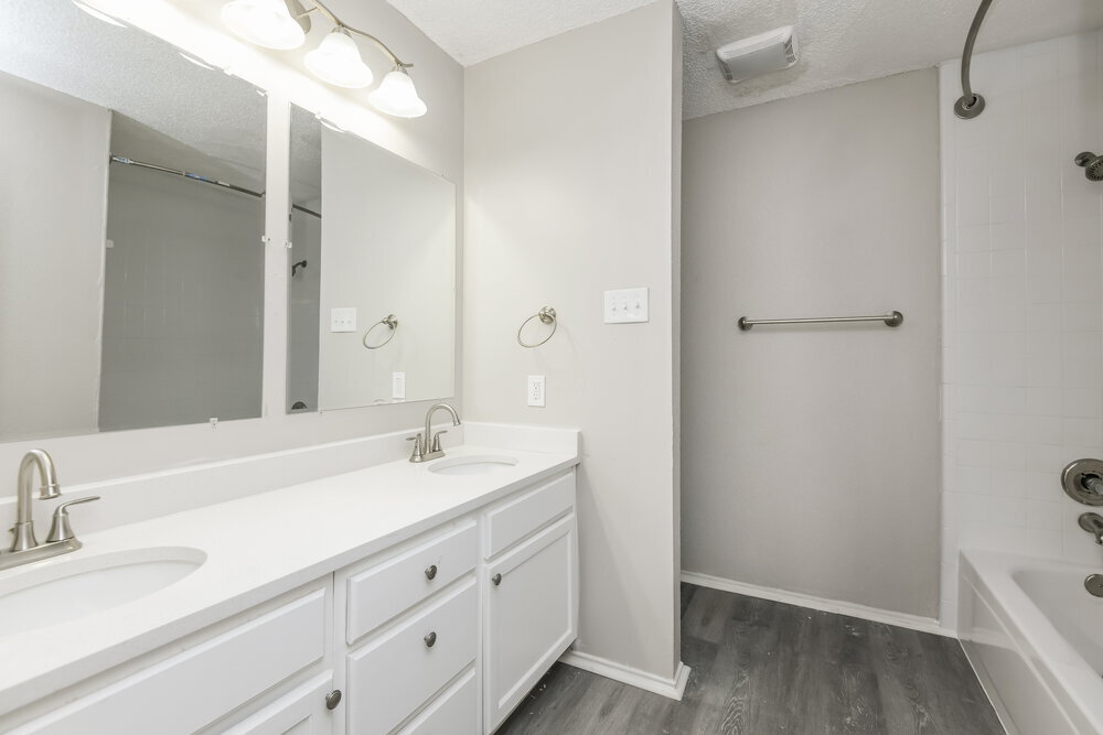 Building Photo - 8221 Cloverglen Ln