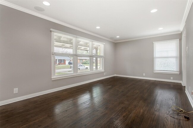 Building Photo - 570 Bondstone Dr