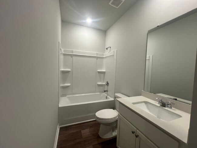 Building Photo - COLLINS WALK IN CONWAY