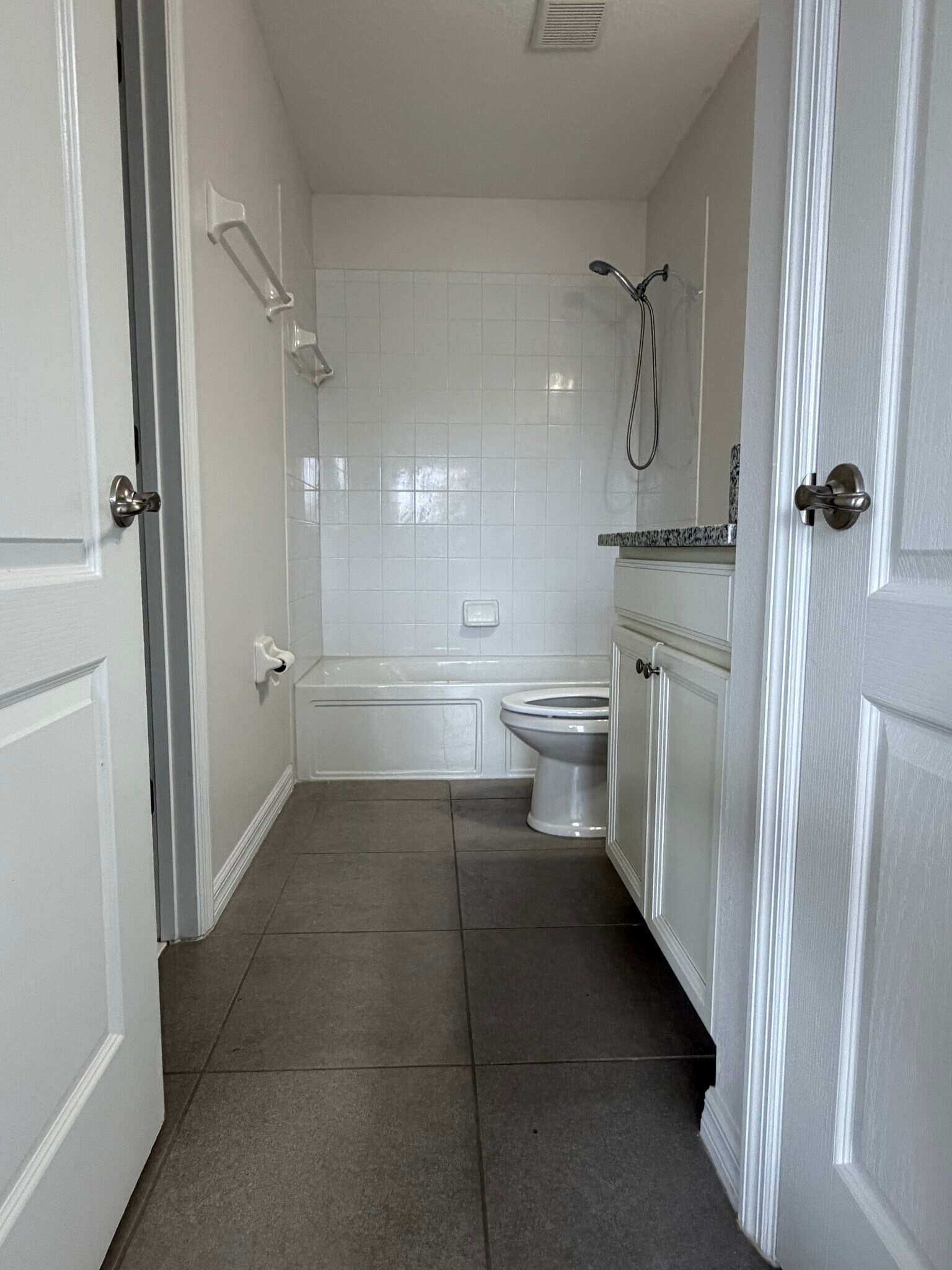 Building Photo - 600 Northern Way