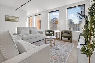 Building Photo - 100 W 5th St