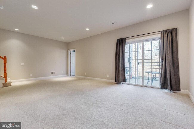 Building Photo - 42668 Keiller Terrace