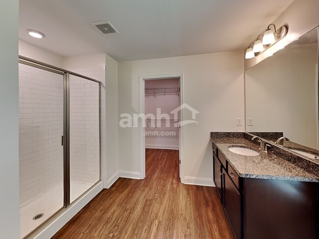 Building Photo - 1327 Weatherbrook Cir