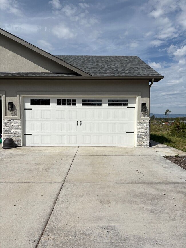 Building Photo - 13105 Ethyl St