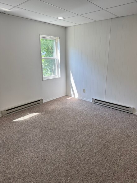 Building Photo - 339 S Poplar St